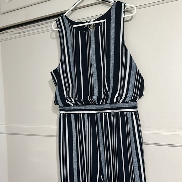 Jumpsuit - Picture 2 of 3